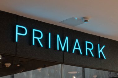 Primark logosu ve işareti. Primark uluslararası bir giyim perakendeci.