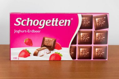 Schogetten yoğurt çilek Aroma çikolata.