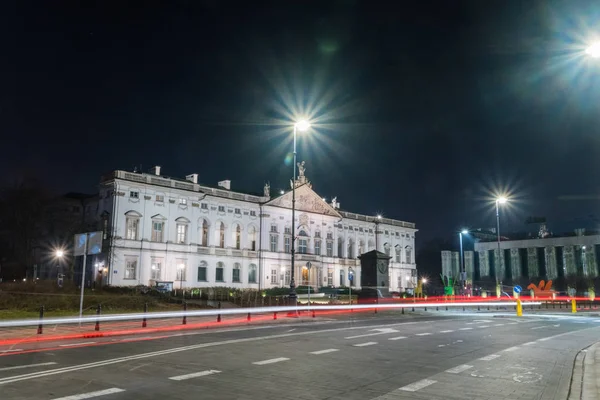 Palácio da Commonwealth (em polonês: Palac Krasinskich) à noite . — Fotografia de Stock