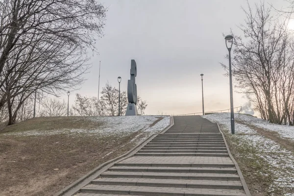 Польська Головна армія Герб на вершині Варшавського повстання Хілл. — стокове фото