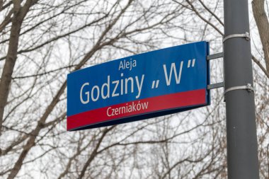W saat (Lehçe: Godziny W) Varşova Isyan Höyük işareti.