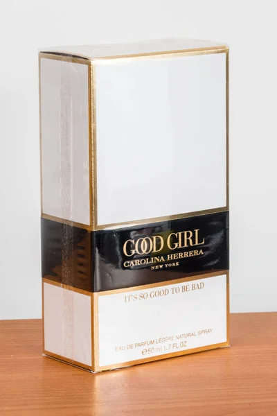 Carolina Herrera Good Girl Nueva York agua perfumada exclusiva para mujeres . —  Fotos de Stock