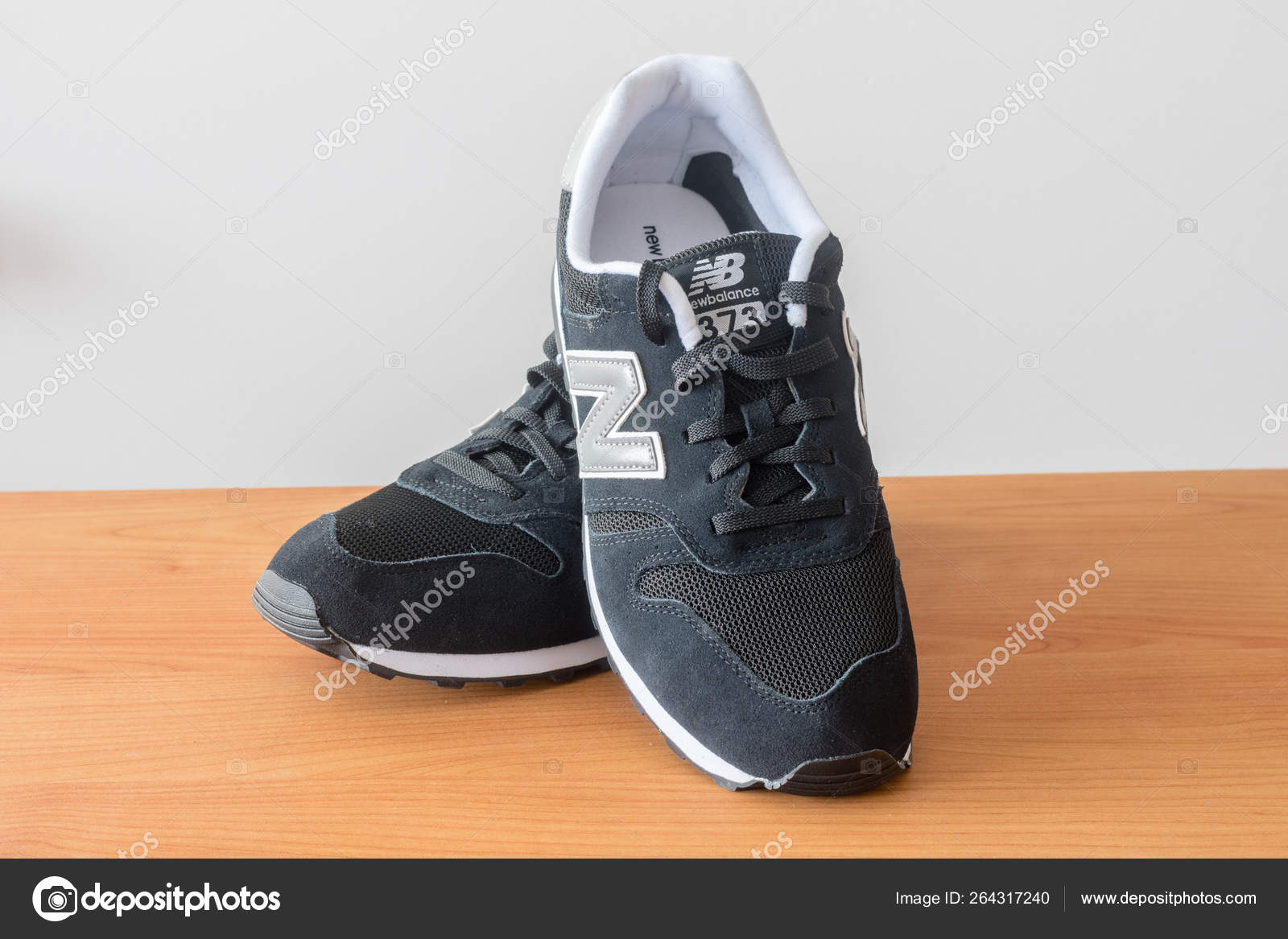 new balance shoes stock