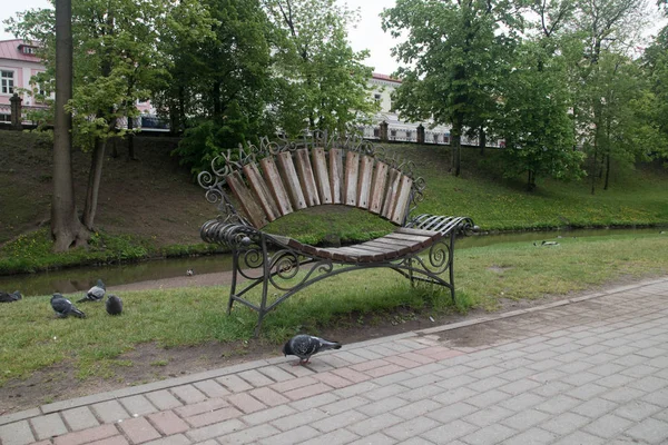 Un banc de réconciliation dans la Vallée Suisse . — Photo