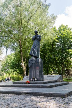 Polonya Roma Katolik rahip Jerzy Popieluszko heykeli.