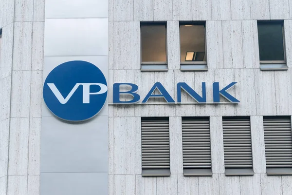Logotipo y signo de VP Bank. VP Bank AG es un banco privado con sede en Liechtenstein con sede en Vaduz. . — Foto de Stock