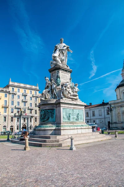 Monumento a Camillo Benso conte di Cavour. — Stock fotografie