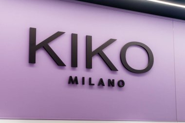 Logo ve Kiko Milano işareti. Kiko Milano Bergamo merkezli bir İtalyan kozmetik şirketi.