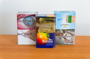 Ağaç sigara. Gümüş Kent, Winston Compact Yaz Karışımı, Deve Mavisi.