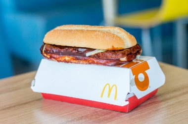 Alman Mcdonald Mcrib sandviç.
