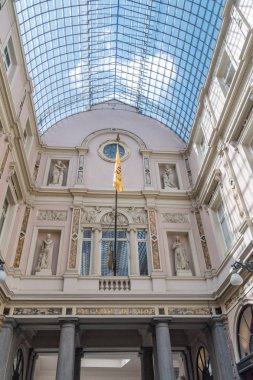 Galeries Royales Saint-Hubert içinde Iç görünüm.