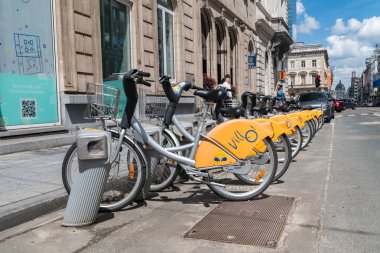 Villo, ne yapıyorsun? Bisiklet. Villo, ne yapıyorsun? Brüksel-Başkent Bölgesi, Belçika'da halka açık bir bisiklet kiralama programıdır.