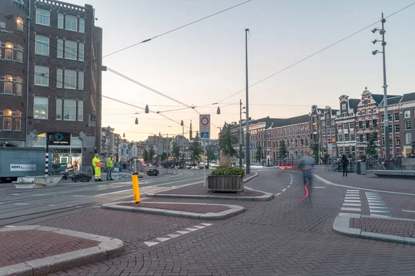 Západ slunce ve starém městě Amsterdamu. — Stock fotografie