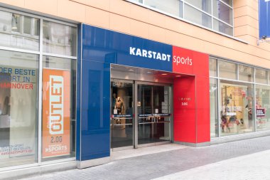 Alman Karstadt Sport mağaza zincirine giriş.