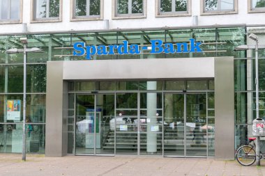 Sparda-Bank'a giriş. Almanya'daki Sparda-Bankalar on bir kooperatif bankasıdır..