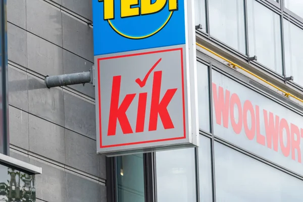 Знак і логотип німецької текстильної мережі магазинів знижка KIK. — стокове фото