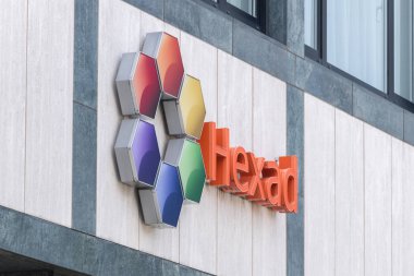 Logo ve Hexad It şirket işareti.