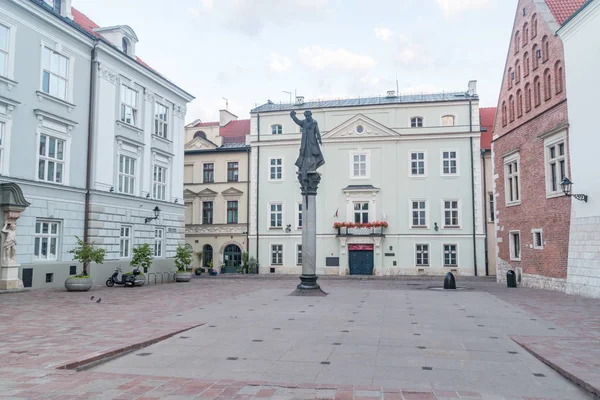 Plaza de Santa María Magdalena con columna de Piotr Skarga . —  Fotos de Stock