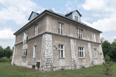 Kl Plaszow eski Alman toplama kampı, Gri Ev Hapishanesi (karzer).