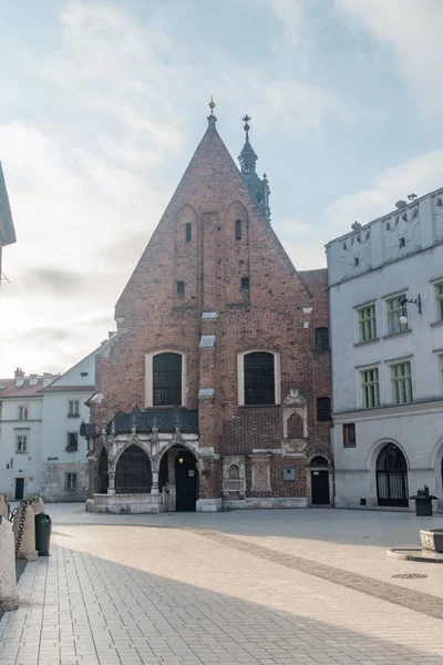 Kirche St. Barbara bei Sonnenaufgang in Krakau, Polen. — Stockfoto