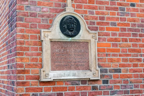 Memorial plaque at historical house of Wilhelm Gasiorowski. — Stock Photo, Image