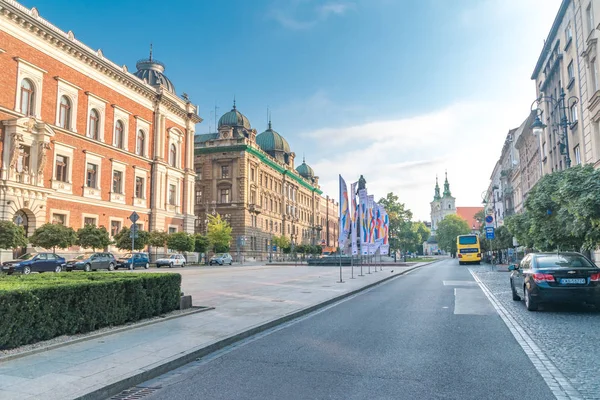 Plaza Jan Matejko en Cracovia por la mañana . —  Fotos de Stock