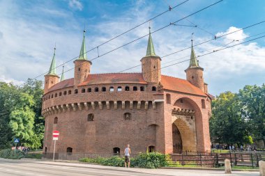 Krakow Barbican (Lehçe: Barbakan Krakowski).