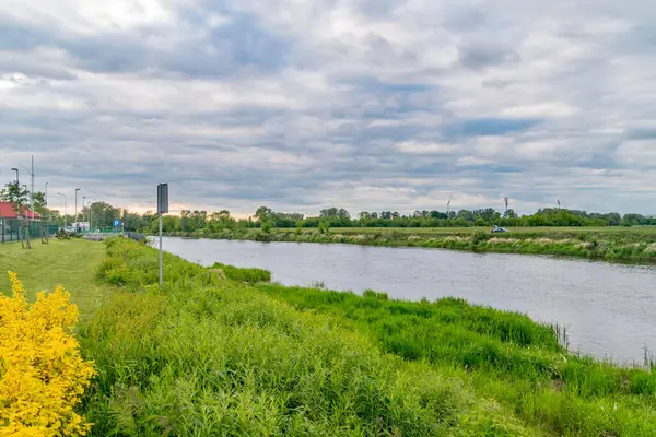 Este Narew Folyón Felhős Napon Lomzában — Stock Fotó