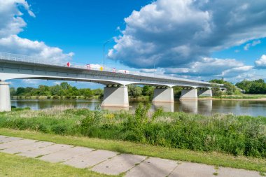 Wyszkow, Polonya 'daki Bug nehri üzerindeki köprü.