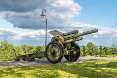 Wyszkow, Polonya - 2 Haziran 2020: 122 mm howitzer M1938 (M-30).