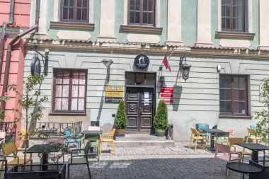 Lublin, Polonya - 11 Haziran 2020: U fotografa bira barı.