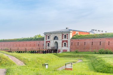 Szczebrzeska Geçidi eski Zamosc kasabasındaki tahkimatlardan oluşuyor. Polonya 'nın güneydoğusunda tarihi bir şehir ve UNESCO Dünya Mirası Alanı.