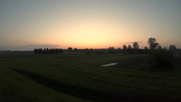 Timelapse Weergave Van Het Veld Polen Bij Zonsondergang — Stockvideo