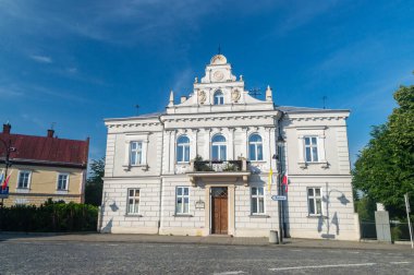 Rzeszow, Polonya - 13 Haziran 2020: Farny Meydanı 'ndaki Aziz Wojciech ve Stanislaw Kilisesi (ofis).