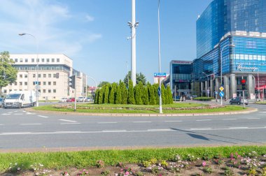 Rzeszow, Polonya - 13 Haziran 2020: Roman Dmowski 'nin adını taşıyan döner kavşak.