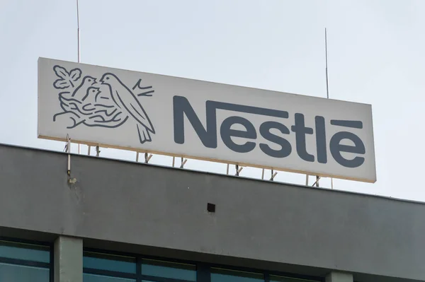 Rzeszow Polonia Junio 2020 Logotipo Signo Nestlé — Foto de Stock