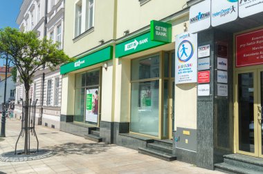 Tarnow, Polonya - 13 Haziran 2020: Tarnow 'da Getin Bank şubesi.