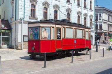 Tarnow, Polonya - 13 Haziran 2020: Tarnow 'daki tarihi tramvay vagonu.