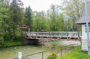 Lysa Polana 'da Polonya ile Slovakya arasındaki sınır köprüsü.