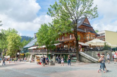 Zakopane, Polonya - 14 Haziran 2020: Krupowki Caddesi.