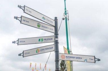 Zakopane, Polonya - 14 Haziran 2020: Zakopane kentindeki Gubalowka 'dan kilometrelerce uzaklıklar.