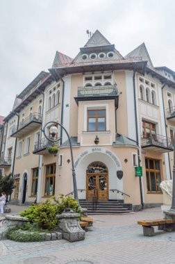 Zakopane, Polonya - 14 Haziran 2020: Padhale Kooperatif Bankacılık (Polonya: Podhalanski Bank Spoldzielczy).