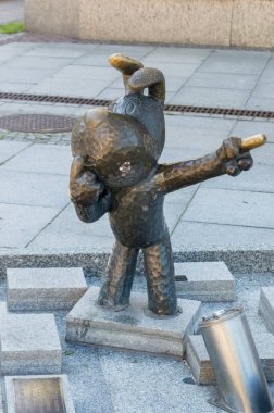 Bielsko-Biala, Polonya - 15 Haziran 2020: Reksio Anıtı. Reksio, Polonya peri masalının kült köpeği..