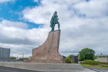 Reykjavik, İzlanda - 19 Haziran 2020: Leif Eriksson veya Leifur Eiriksson Heykeli.
