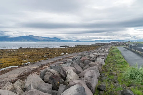 Shore Walk Rocks Cloudy Day Seltjarnarnes Iceland — Stock fotografie