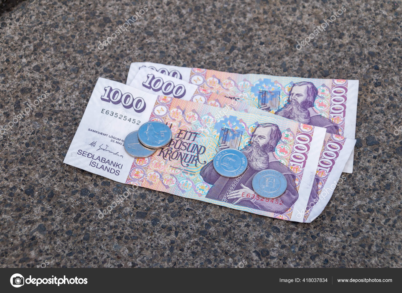 アイスランドクローナでコインと銀行券 — ストック写真 © Robson90 #418037834
