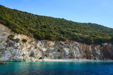 Lefkada geziden Kalamos Adası'na vahşi kumsalda  