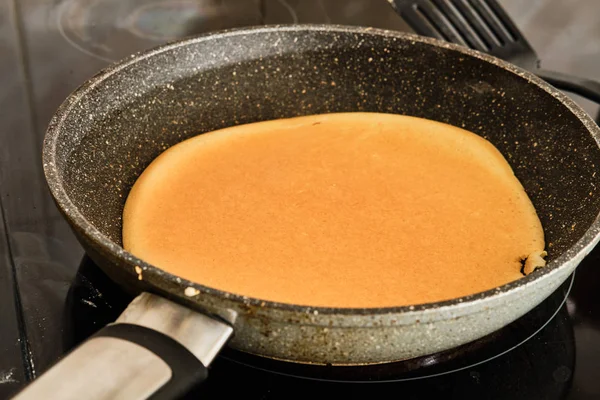 Preparing Pancakes Cooking Hot Frying Pan — Stock Photo, Image