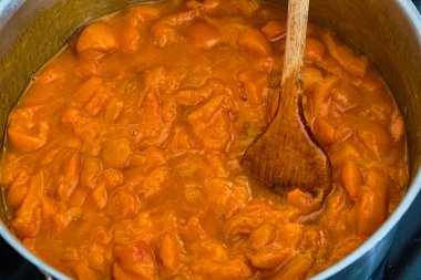 Kayısı marmelade hazırlanması