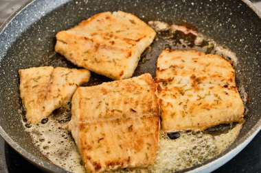 Tavada luce fileto pişirme